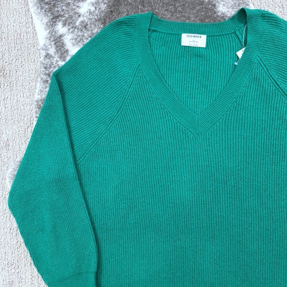 NWT Old Navy V-Neck Knit Sweater - Picture 2 of 9
